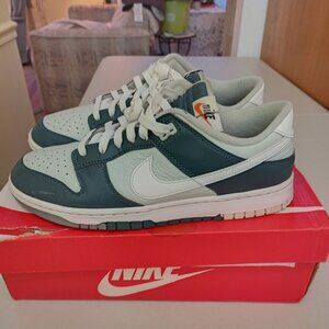 Size 10.5 - Nike Dunk Premium Low Split - Deep Jungle